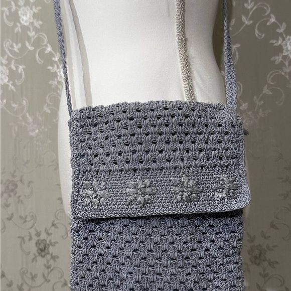Carlo D’Santi Crochet Knit Baby Blue Floral Crossbody Bag Purse Vintage Y2K - Picture 3 of 5